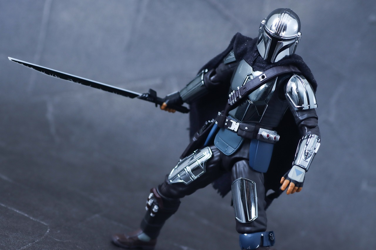MAFEX　マンダロリアン CHROME（クロームメッキ） ver.　レビュー　アクション