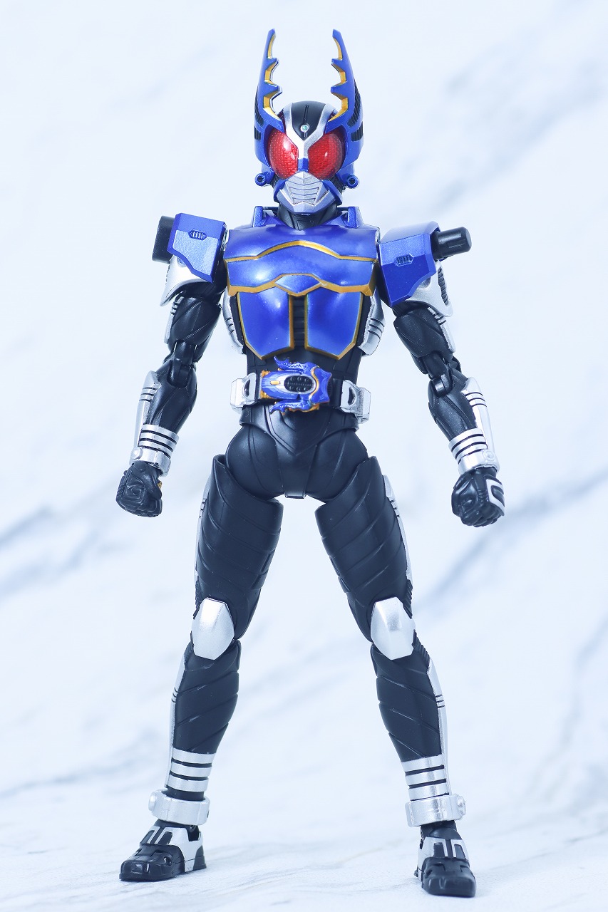 S.H.フィギュアーツ 真骨彫製法　仮面ライダーガタック ライダーフォーム　真骨彫10th Anniversary ver.　レビュー　本体