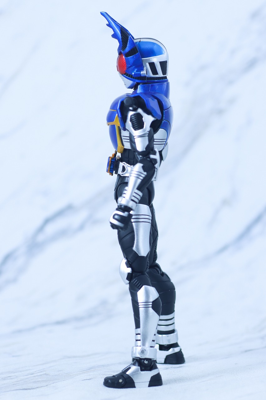 S.H.フィギュアーツ 真骨彫製法　仮面ライダーガタック ライダーフォーム　真骨彫10th Anniversary ver.　レビュー　本体