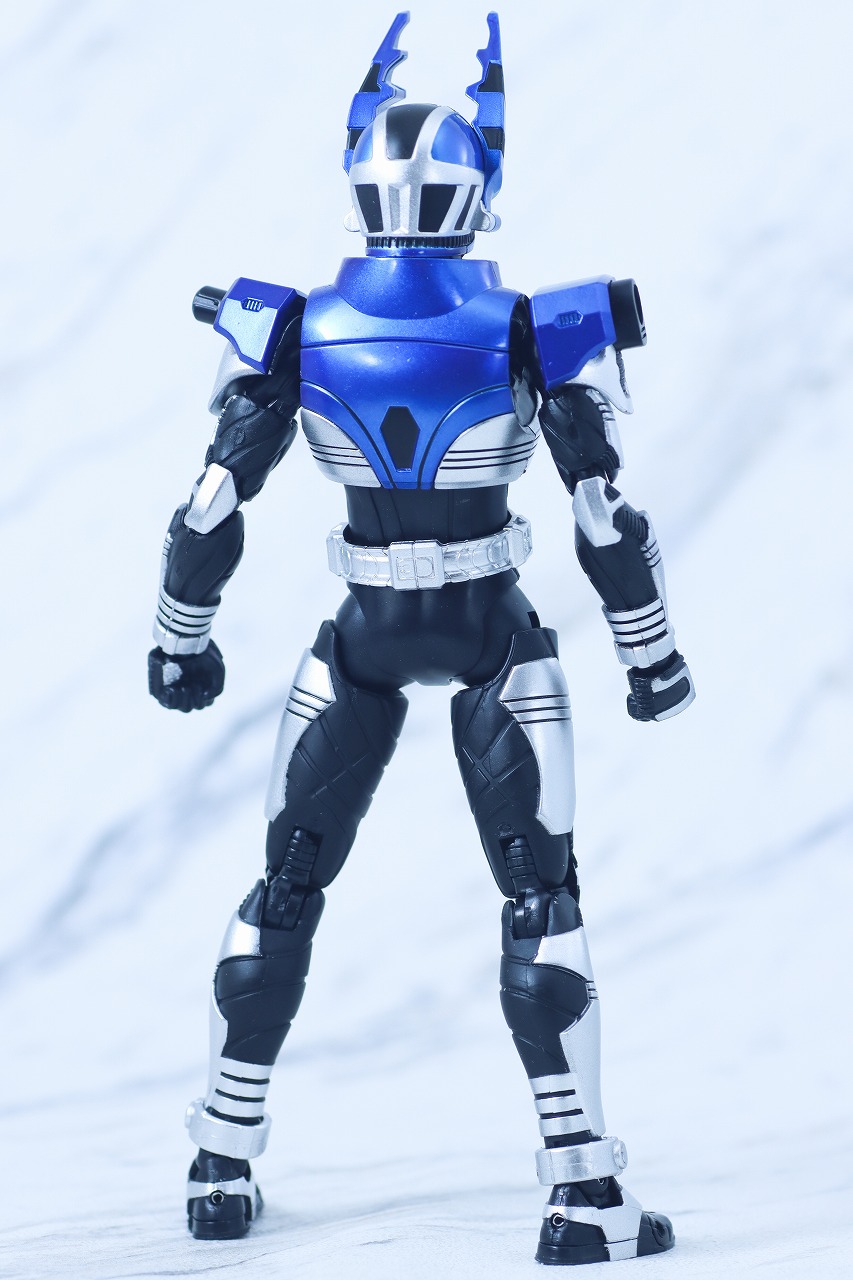 S.H.フィギュアーツ 真骨彫製法　仮面ライダーガタック ライダーフォーム　真骨彫10th Anniversary ver.　レビュー　本体