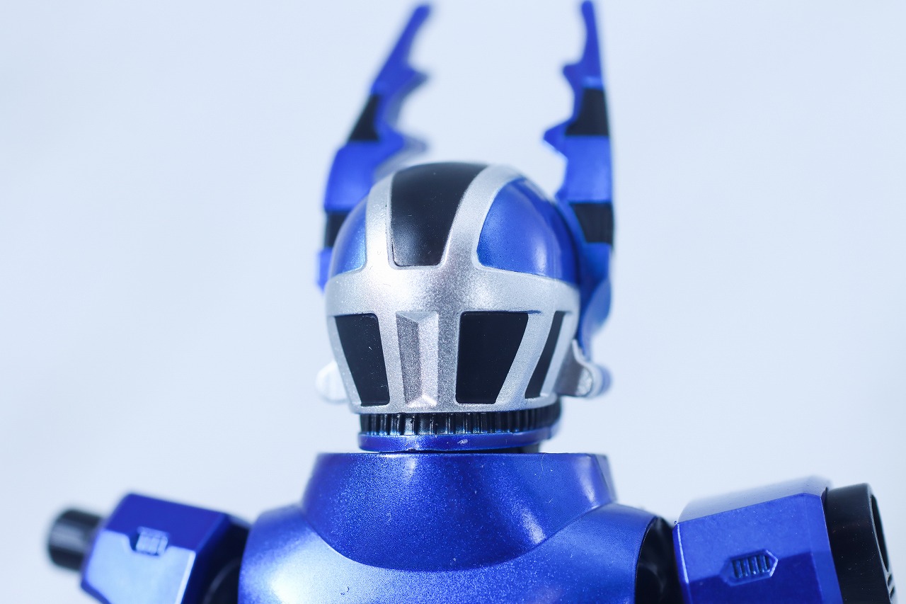 S.H.フィギュアーツ 真骨彫製法　仮面ライダーガタック ライダーフォーム　真骨彫10th Anniversary ver.　レビュー　本体