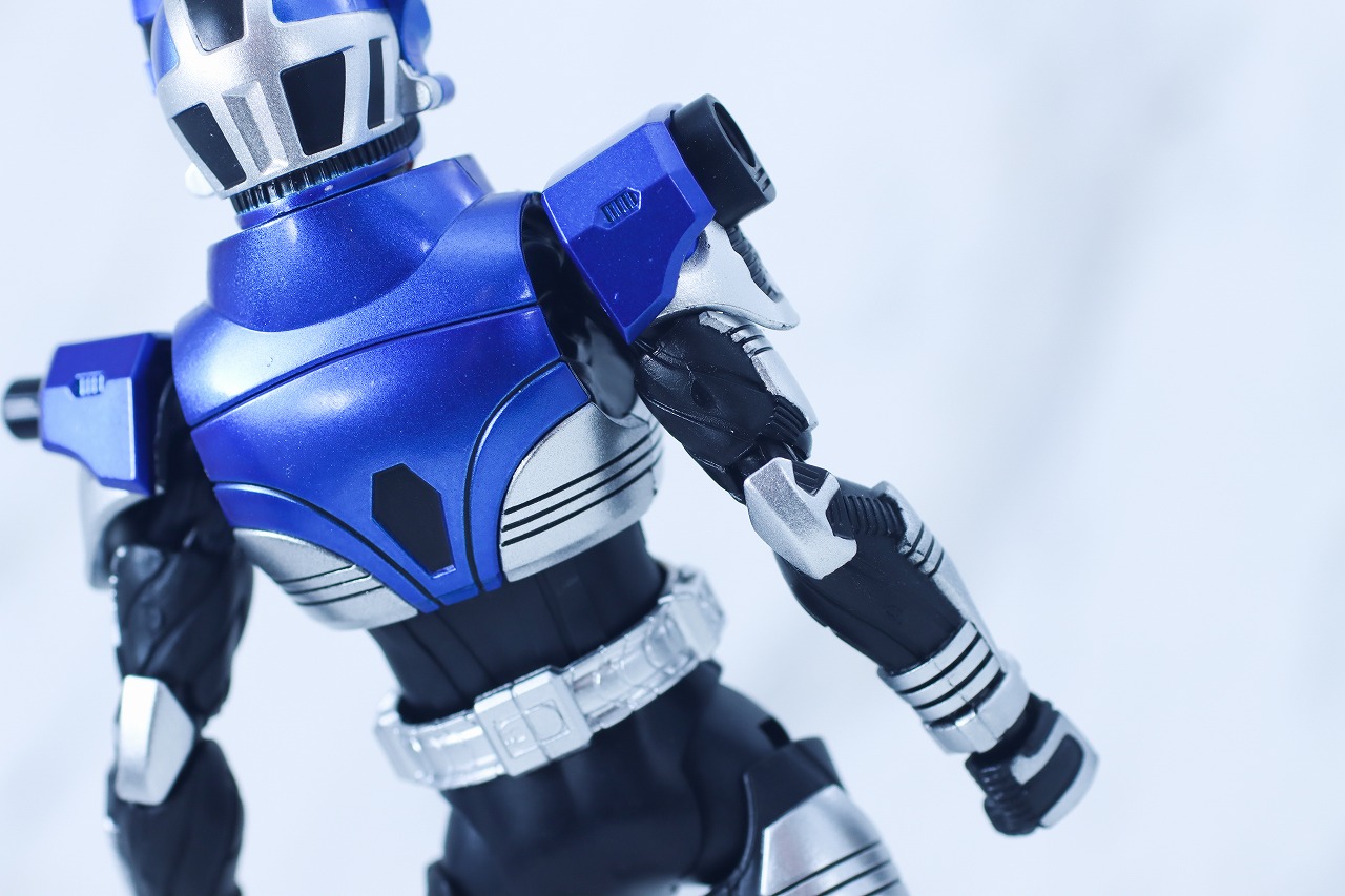 S.H.フィギュアーツ 真骨彫製法　仮面ライダーガタック ライダーフォーム　真骨彫10th Anniversary ver.　レビュー　本体