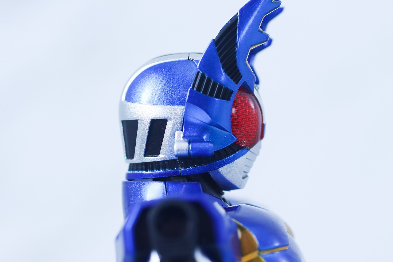 S.H.フィギュアーツ 真骨彫製法　仮面ライダーガタック ライダーフォーム　真骨彫10th Anniversary ver.　レビュー　本体