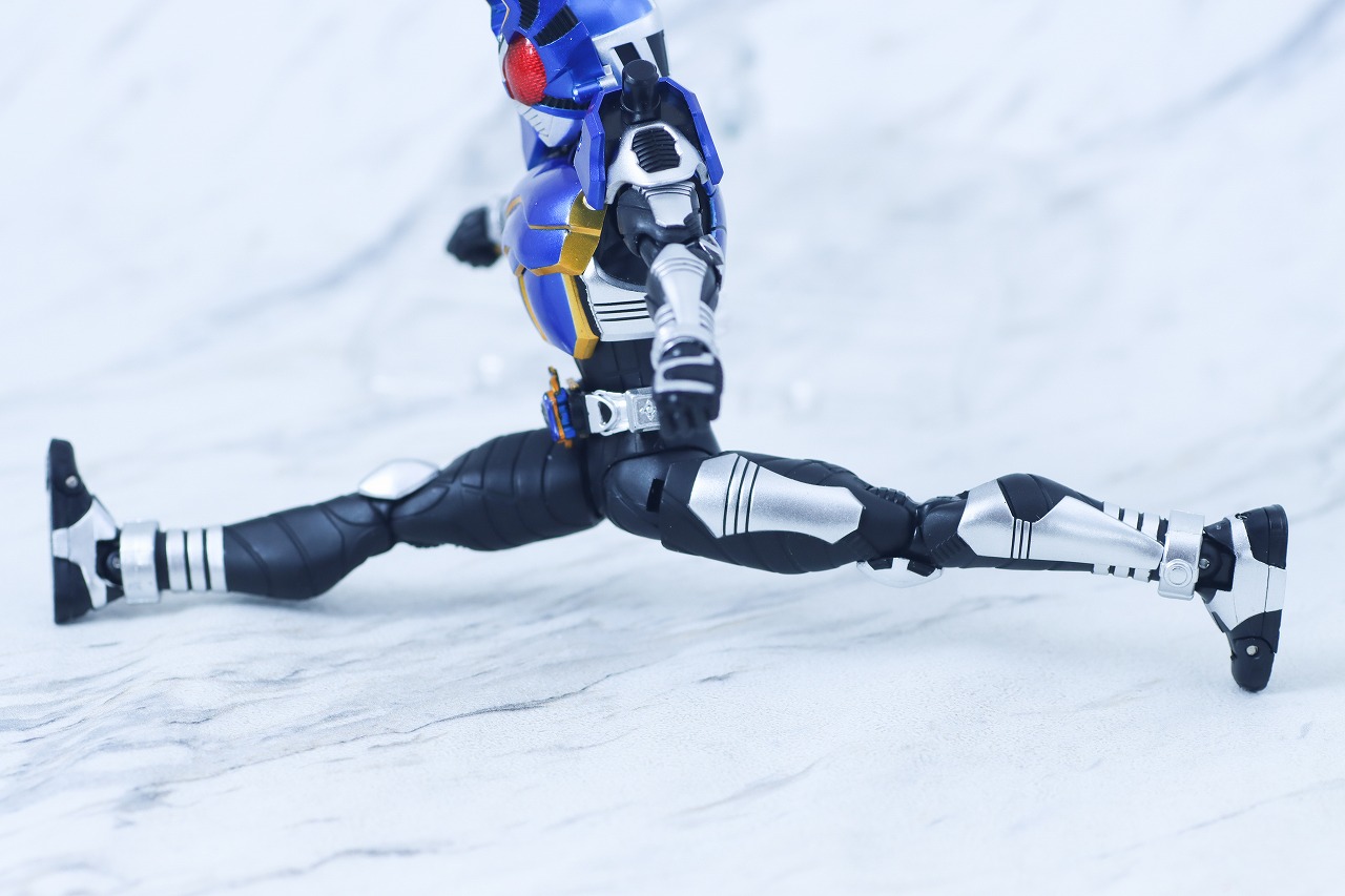 S.H.フィギュアーツ 真骨彫製法　仮面ライダーガタック ライダーフォーム　真骨彫10th Anniversary ver.　レビュー　可動範囲