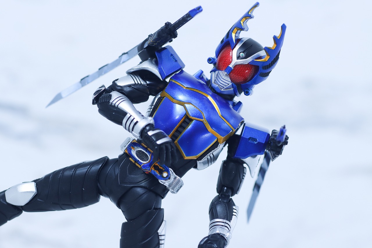S.H.フィギュアーツ 真骨彫製法　仮面ライダーガタック ライダーフォーム　真骨彫10th Anniversary ver.　レビュー　アクション