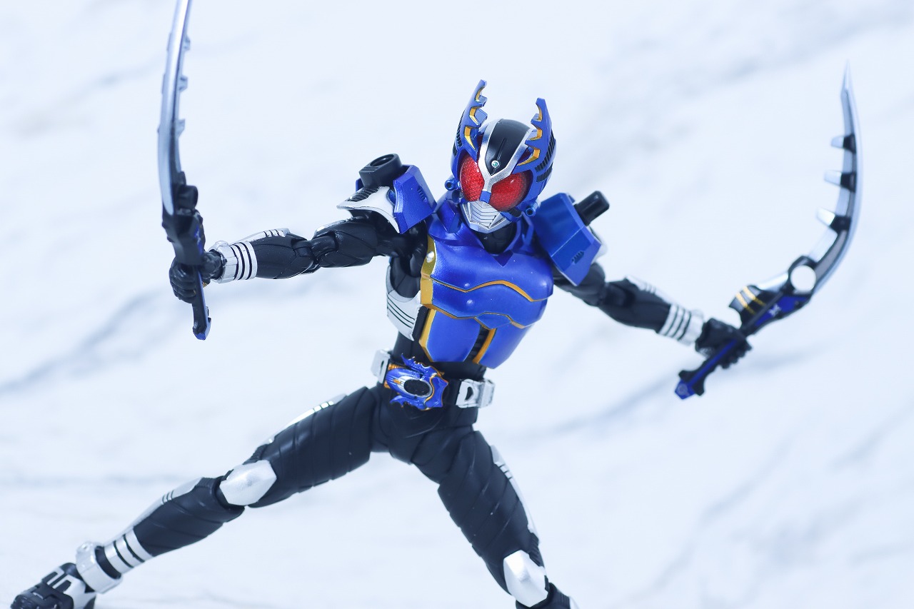 S.H.フィギュアーツ 真骨彫製法　仮面ライダーガタック ライダーフォーム　真骨彫10th Anniversary ver.　レビュー　アクション