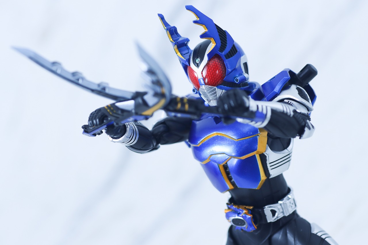S.H.フィギュアーツ 真骨彫製法　仮面ライダーガタック ライダーフォーム　真骨彫10th Anniversary ver.　レビュー　アクション