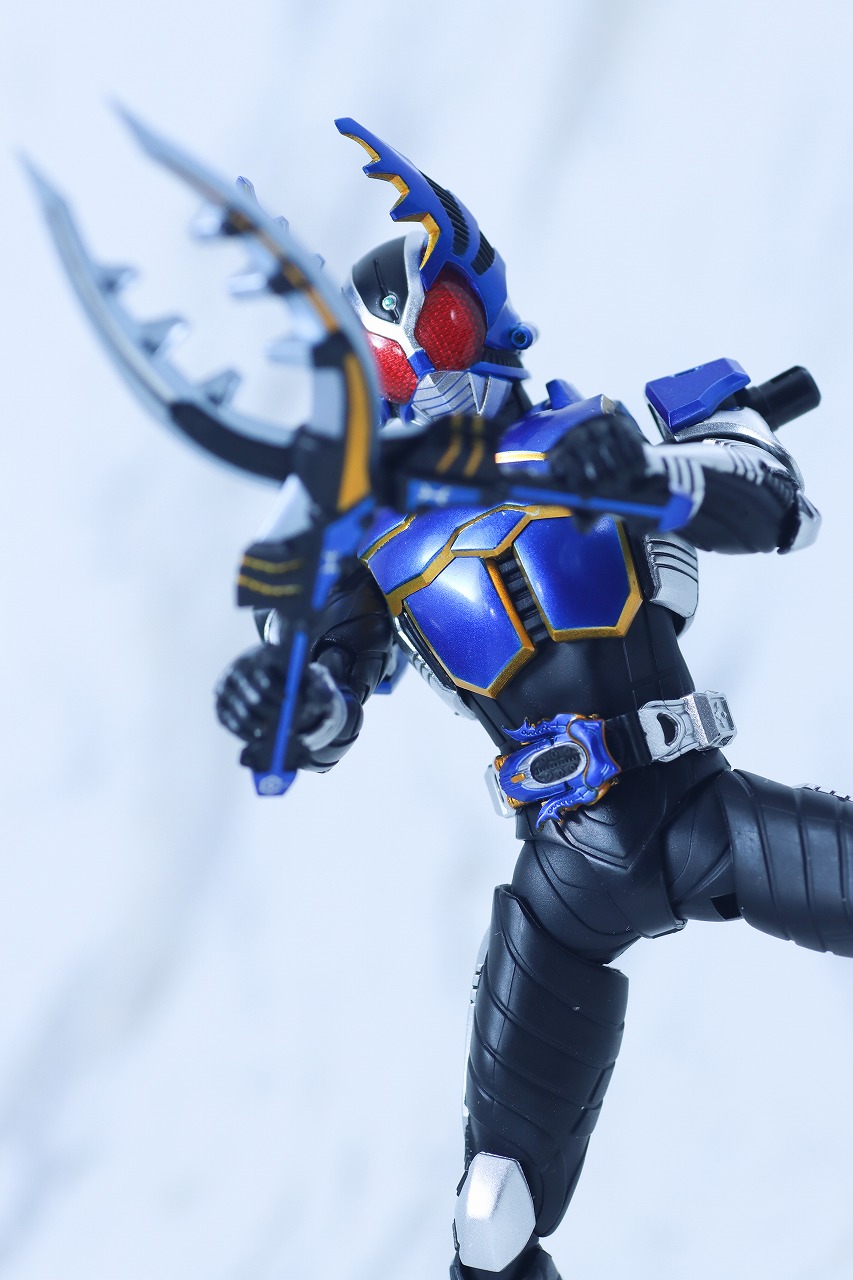 S.H.フィギュアーツ 真骨彫製法　仮面ライダーガタック ライダーフォーム　真骨彫10th Anniversary ver.　レビュー　アクション