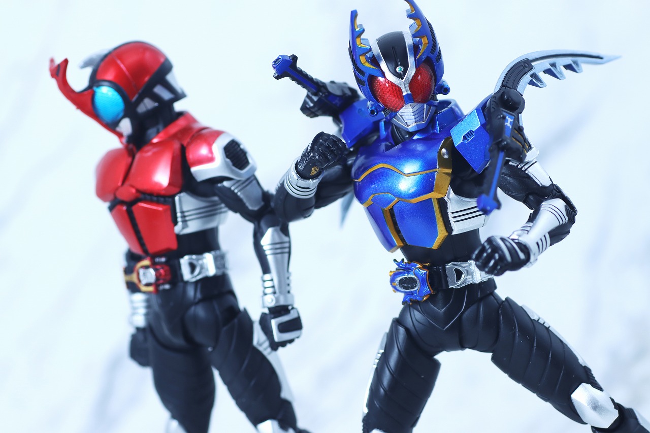 S.H.フィギュアーツ 真骨彫製法　仮面ライダーガタック ライダーフォーム　真骨彫10th Anniversary ver.　レビュー　アクション　仮面ライダーカブト