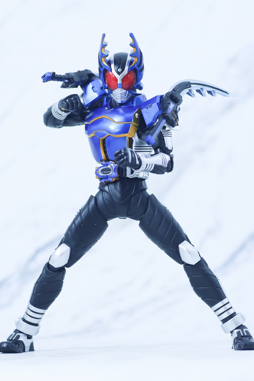 S.H.フィギュアーツ 真骨彫製法　仮面ライダーガタック ライダーフォーム　真骨彫10th Anniversary ver.　レビュー　本体