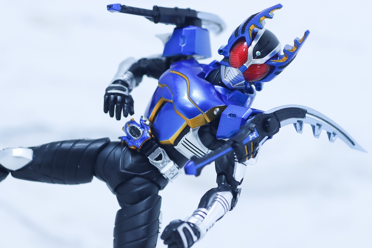 S.H.フィギュアーツ 真骨彫製法　仮面ライダーガタック ライダーフォーム　真骨彫10th Anniversary ver.　レビュー　アクション