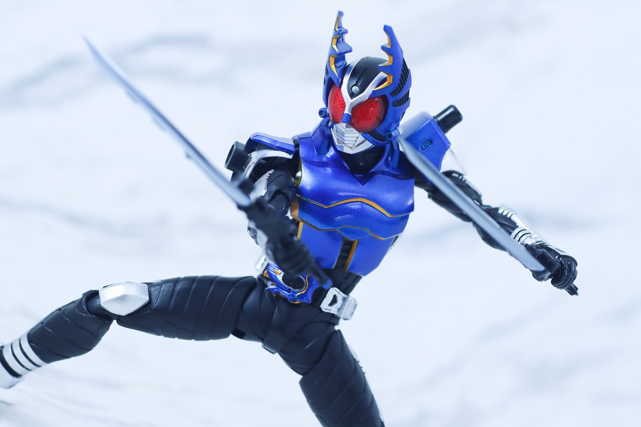 S.H.フィギュアーツ 真骨彫製法　仮面ライダーガタック ライダーフォーム　真骨彫10th Anniversary ver.　レビュー　アクション