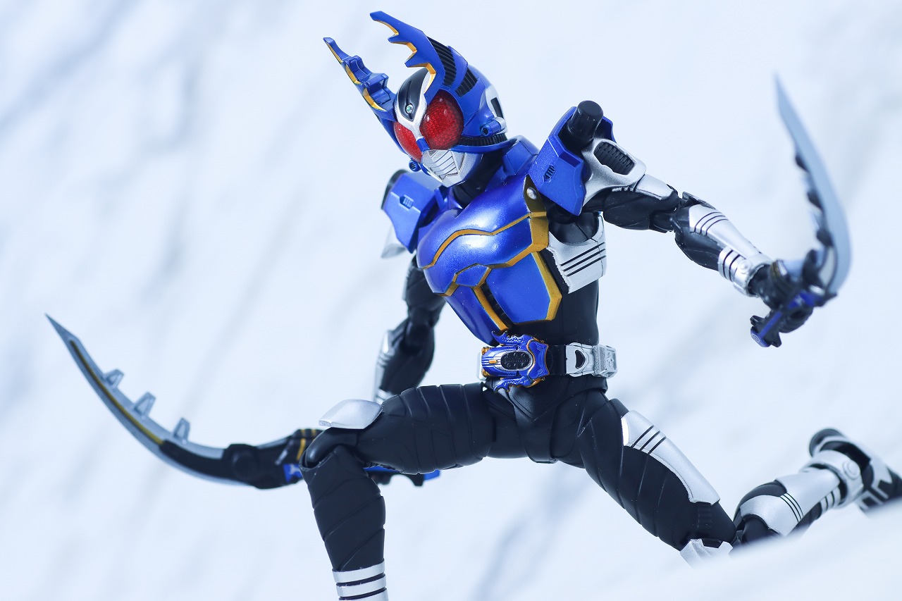 S.H.フィギュアーツ 真骨彫製法　仮面ライダーガタック ライダーフォーム　真骨彫10th Anniversary ver.　レビュー　アクション