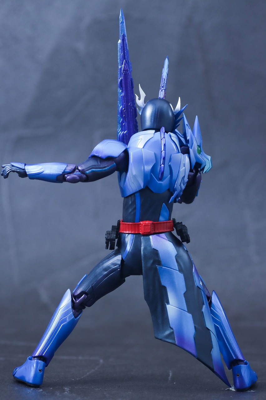 S.H.フィギュアーツ　仮面ライダークロスセイバー　レビュー　本体