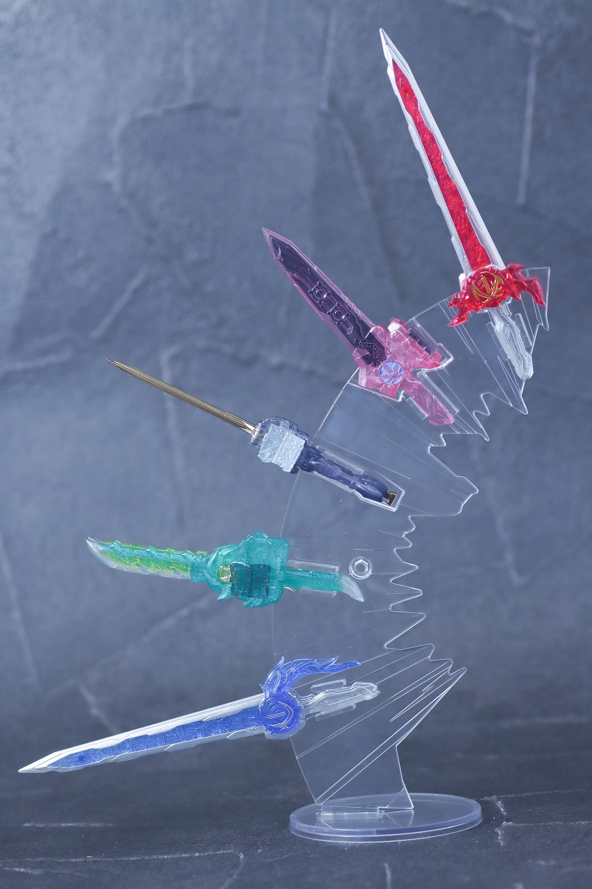 S.H.フィギュアーツ 仮面ライダークロスセイバー10聖剣セット　レビュー　付属品　台座