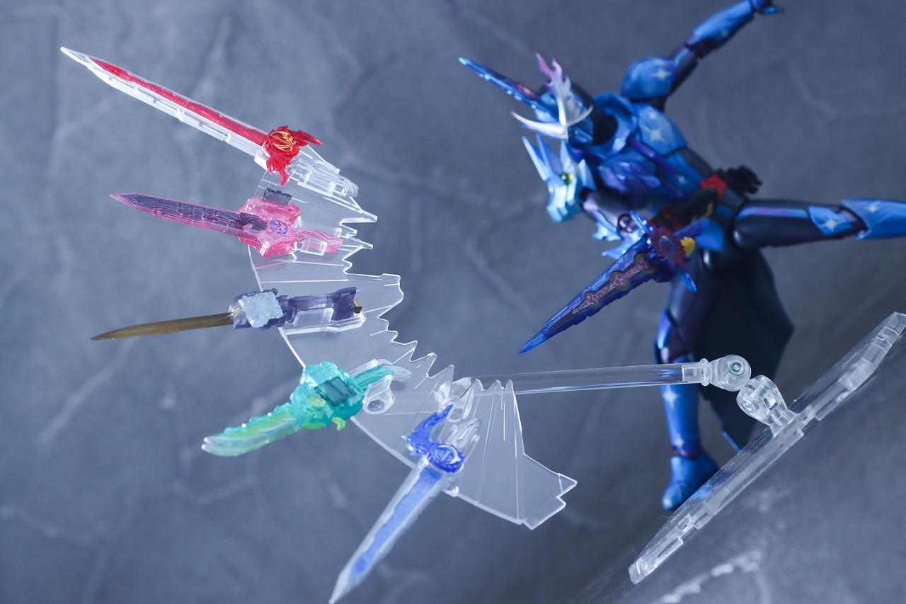 S.H.フィギュアーツ 仮面ライダークロスセイバー10聖剣セット　レビュー　アクション