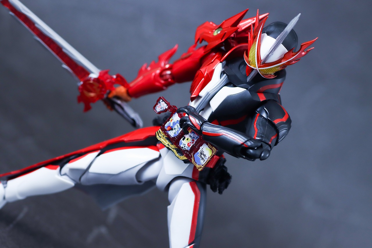 S.H.フィギュアーツ 仮面ライダークロスセイバー10聖剣セット　レビュー　アクション　オールマイティセイバー