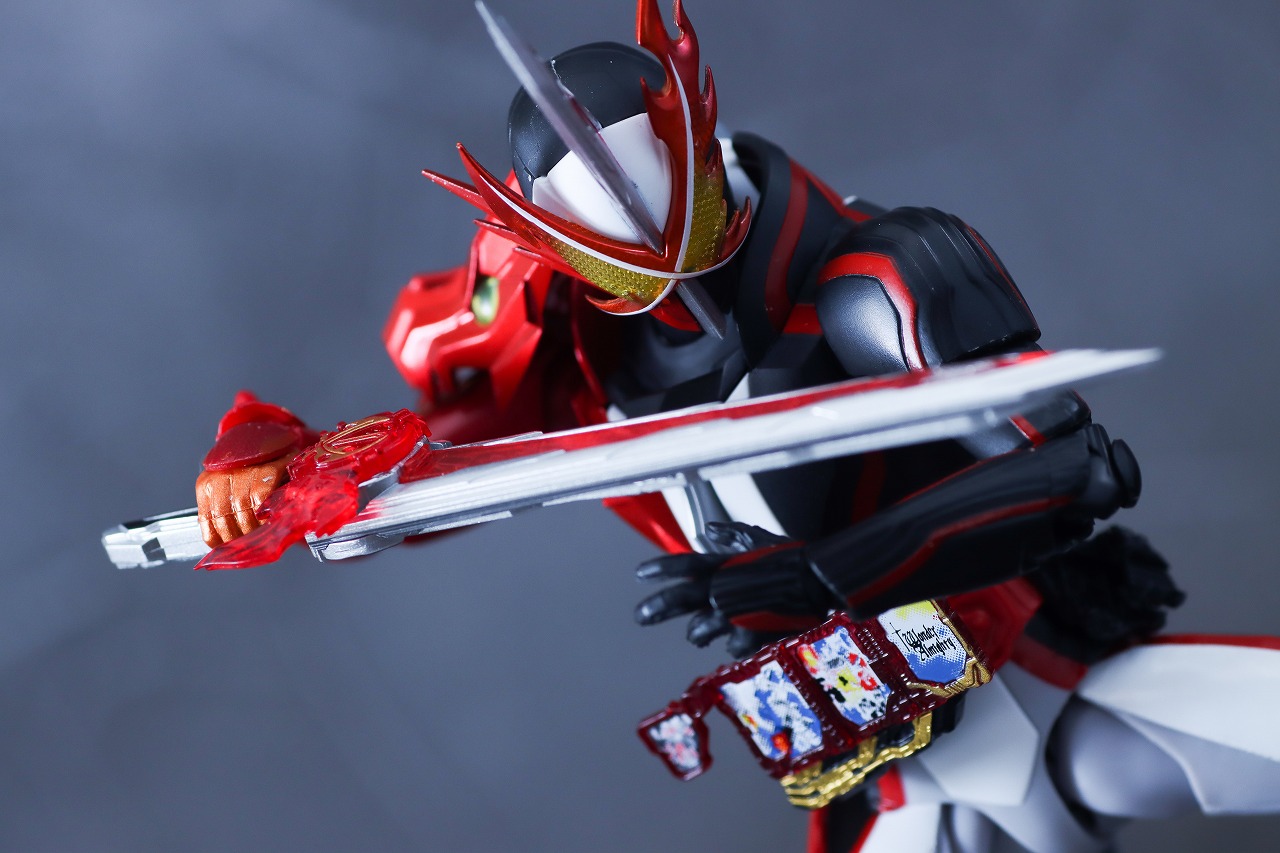 S.H.フィギュアーツ 仮面ライダークロスセイバー10聖剣セット　レビュー　アクション　オールマイティセイバー