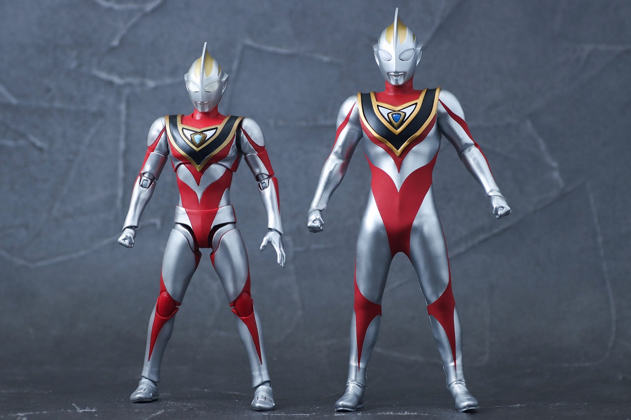 alphamax　アルファマックス　ウルトラマンガイア V2　レビュー　比較　S.H.フィギュアーツ 真骨彫製法