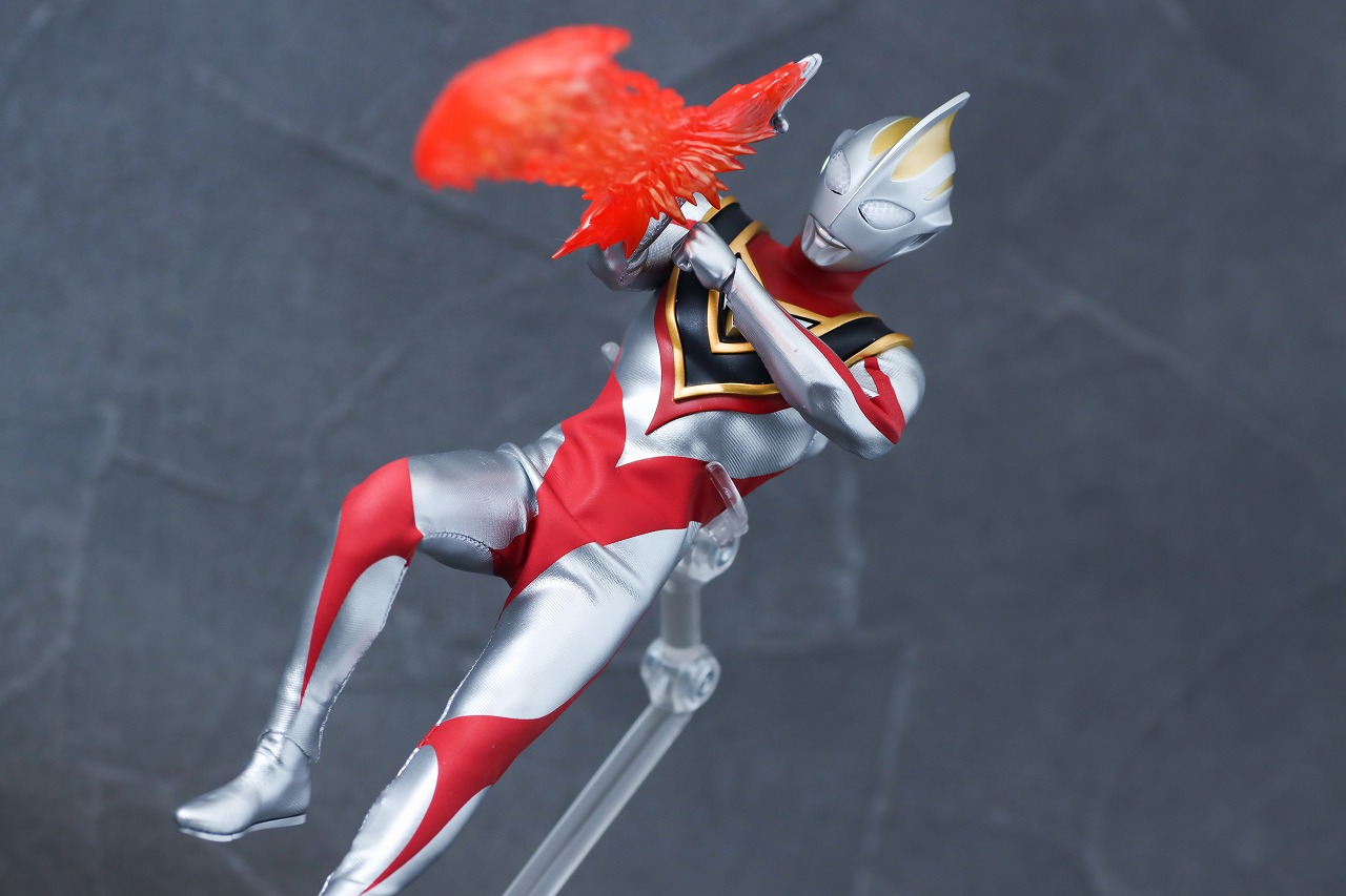 alphamax　アルファマックス　ウルトラマンガイア V2　レビュー　アクション