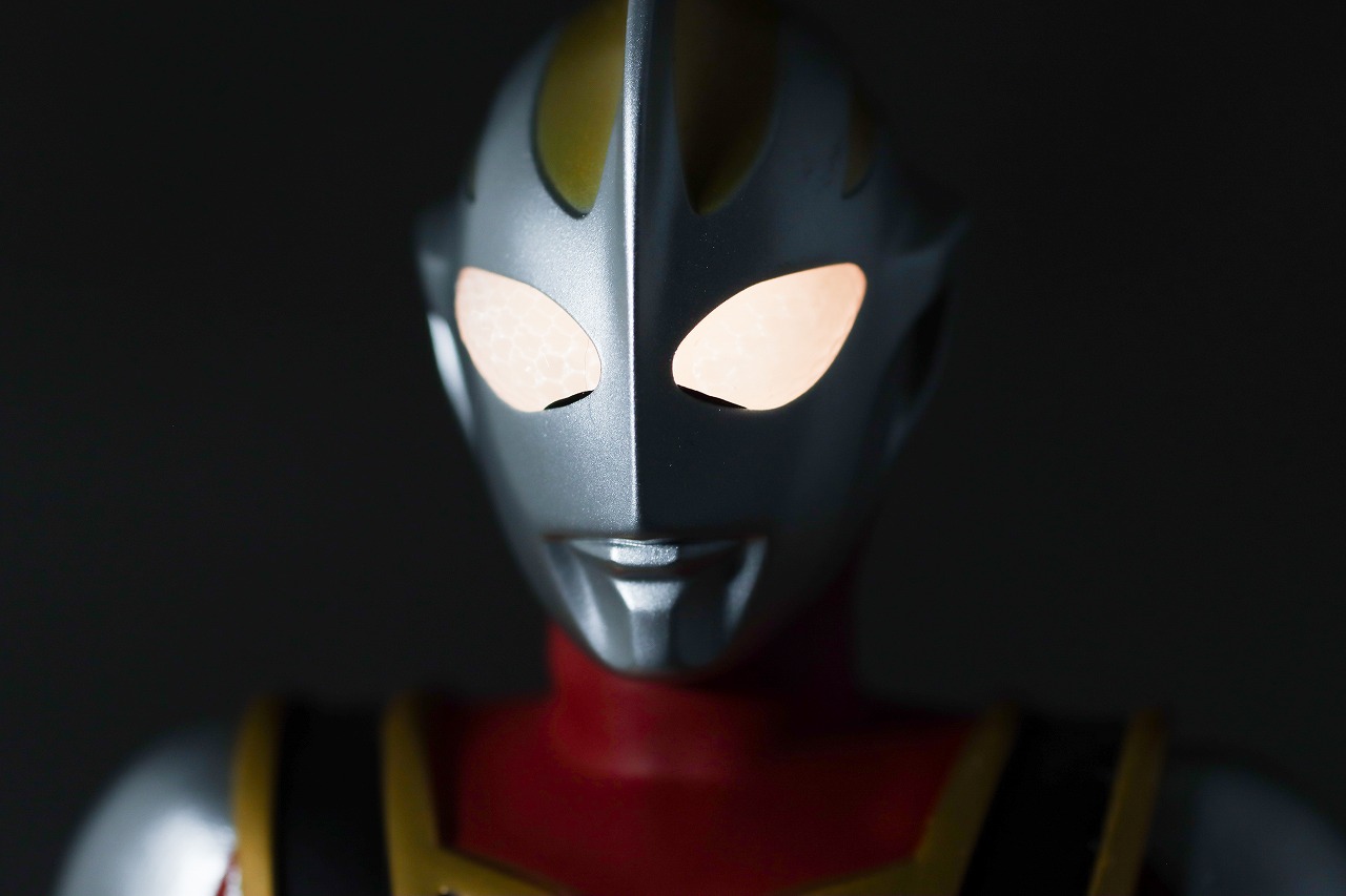 alphamax　アルファマックス　ウルトラマンガイア V2　レビュー　発光ギミック