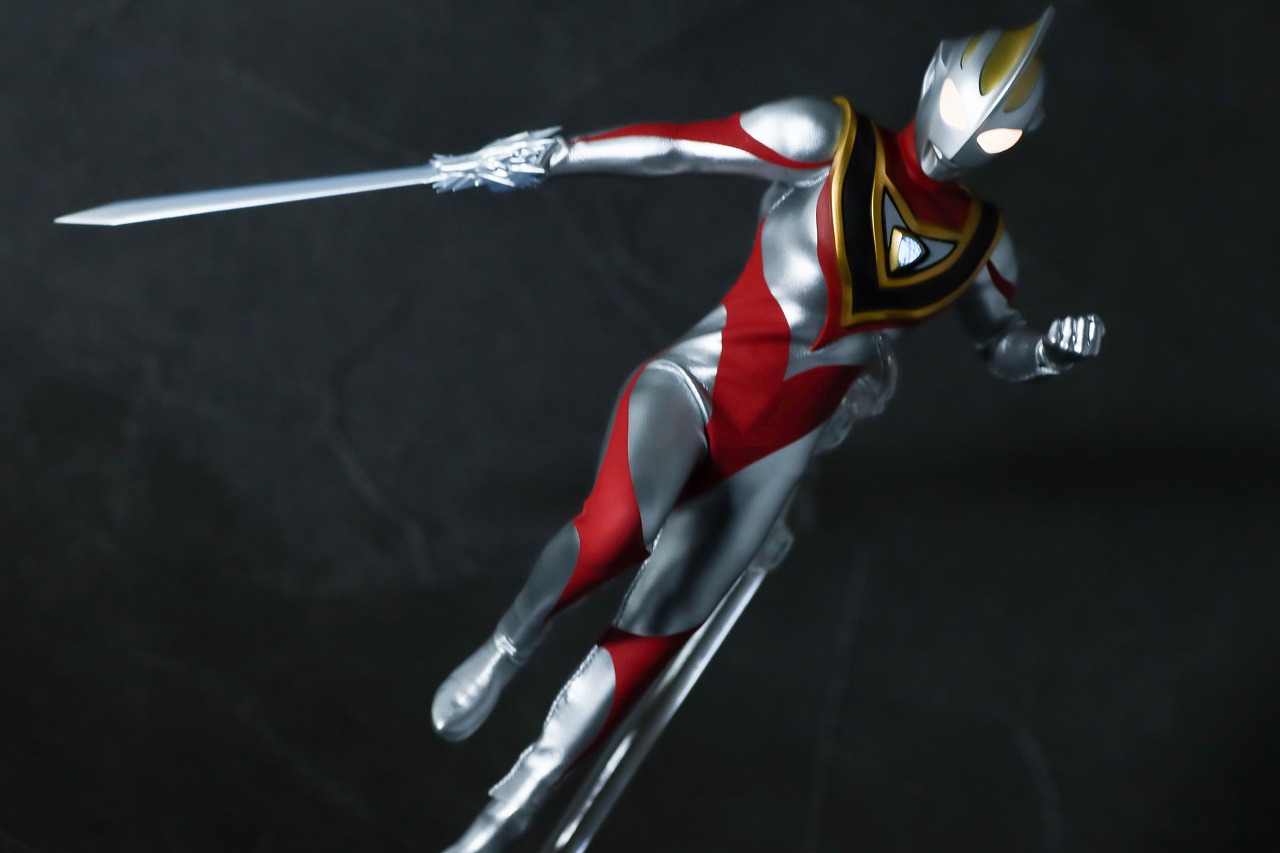 alphamax　アルファマックス　ウルトラマンガイア V2　レビュー　アクション