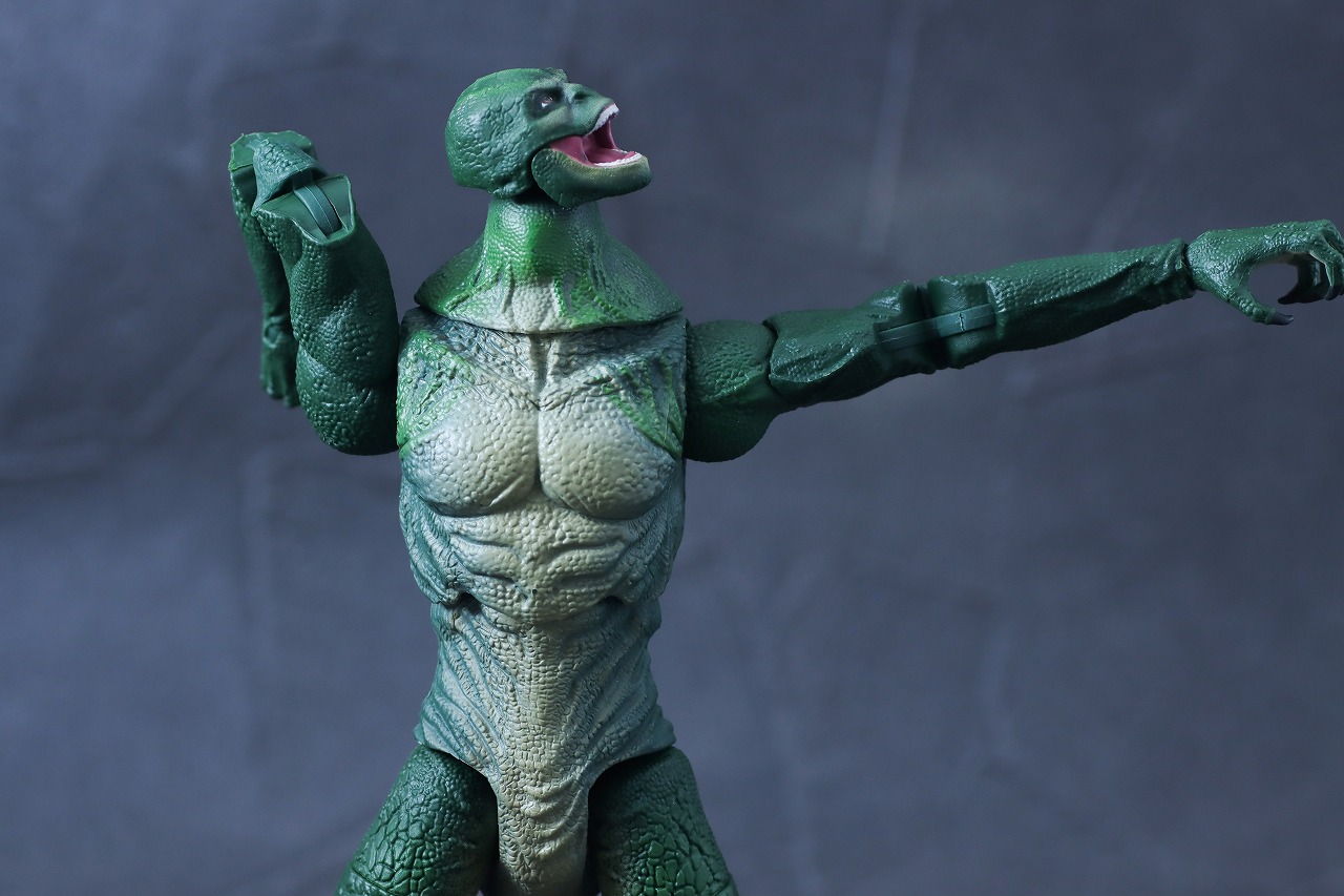 マーベルレジェンド　リザード　スパイダーマン：ノー・ウェイ・ホーム　レビュー　可動範囲