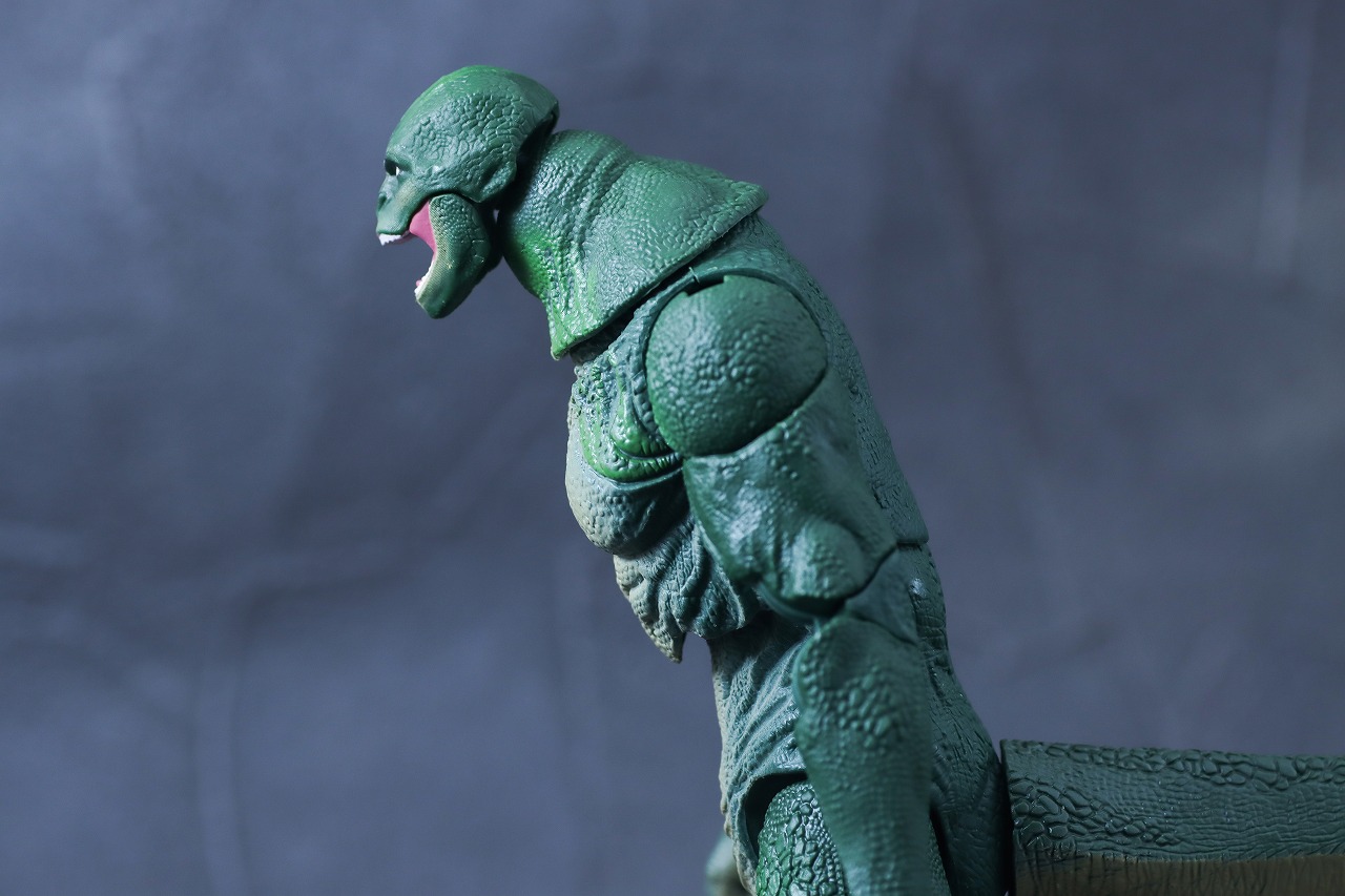 マーベルレジェンド　リザード　スパイダーマン：ノー・ウェイ・ホーム　レビュー　可動範囲