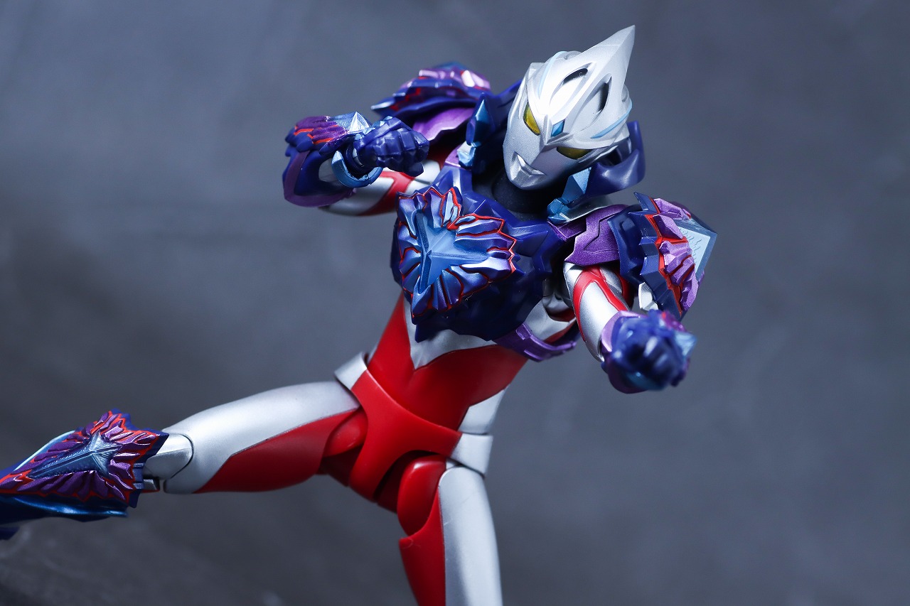 S.H.フィギュアーツ　ギャラクシーアーマー（ウルトラマンアーク）　レビュー　アクション