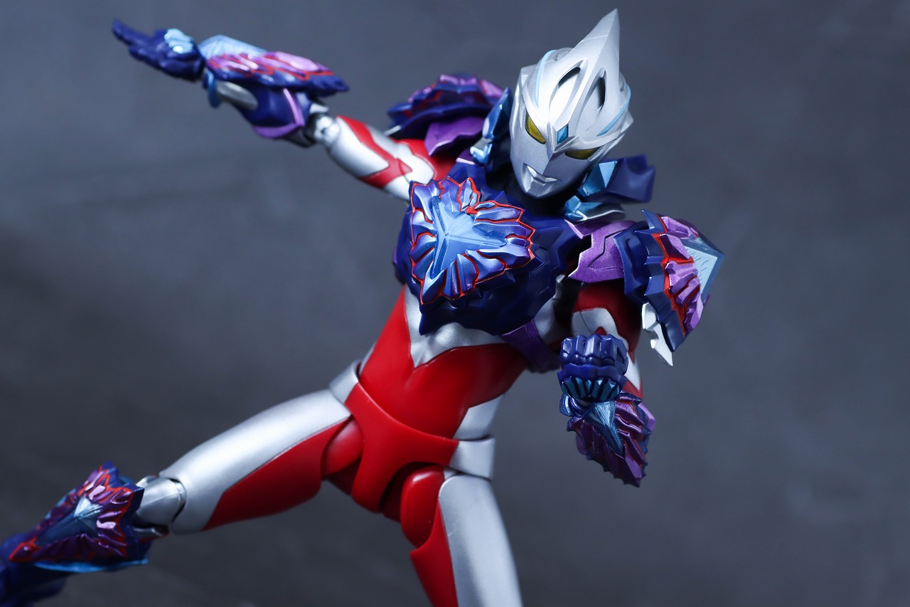 S.H.フィギュアーツ　ギャラクシーアーマー（ウルトラマンアーク）　レビュー　アクション