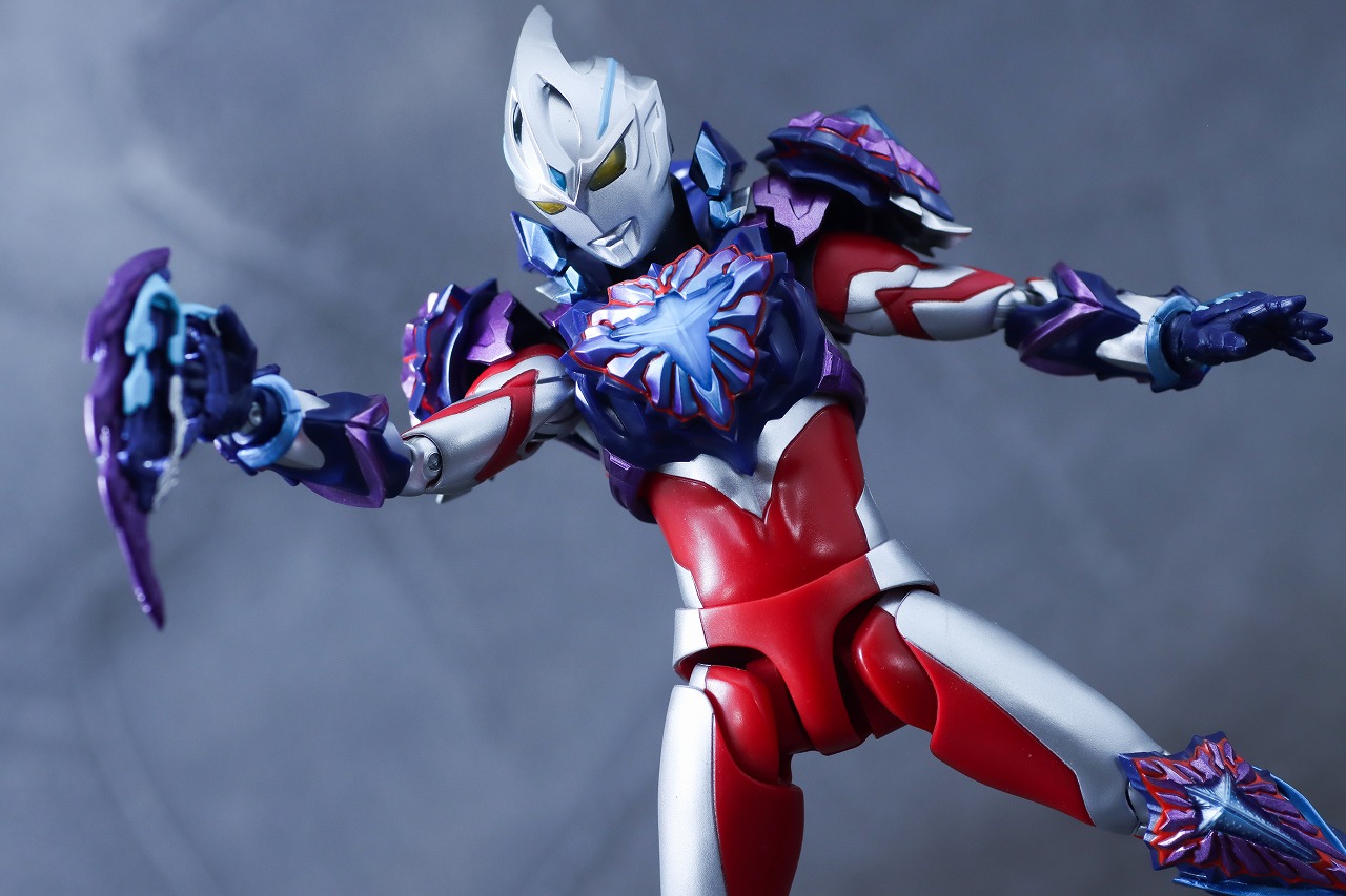 S.H.フィギュアーツ　ギャラクシーアーマー（ウルトラマンアーク）　レビュー　アクション
