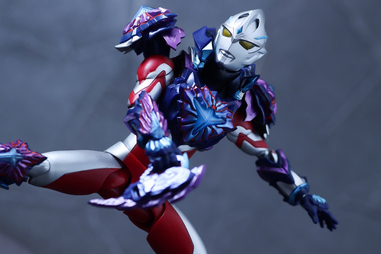 S.H.フィギュアーツ　ギャラクシーアーマー（ウルトラマンアーク）　レビュー　アクション