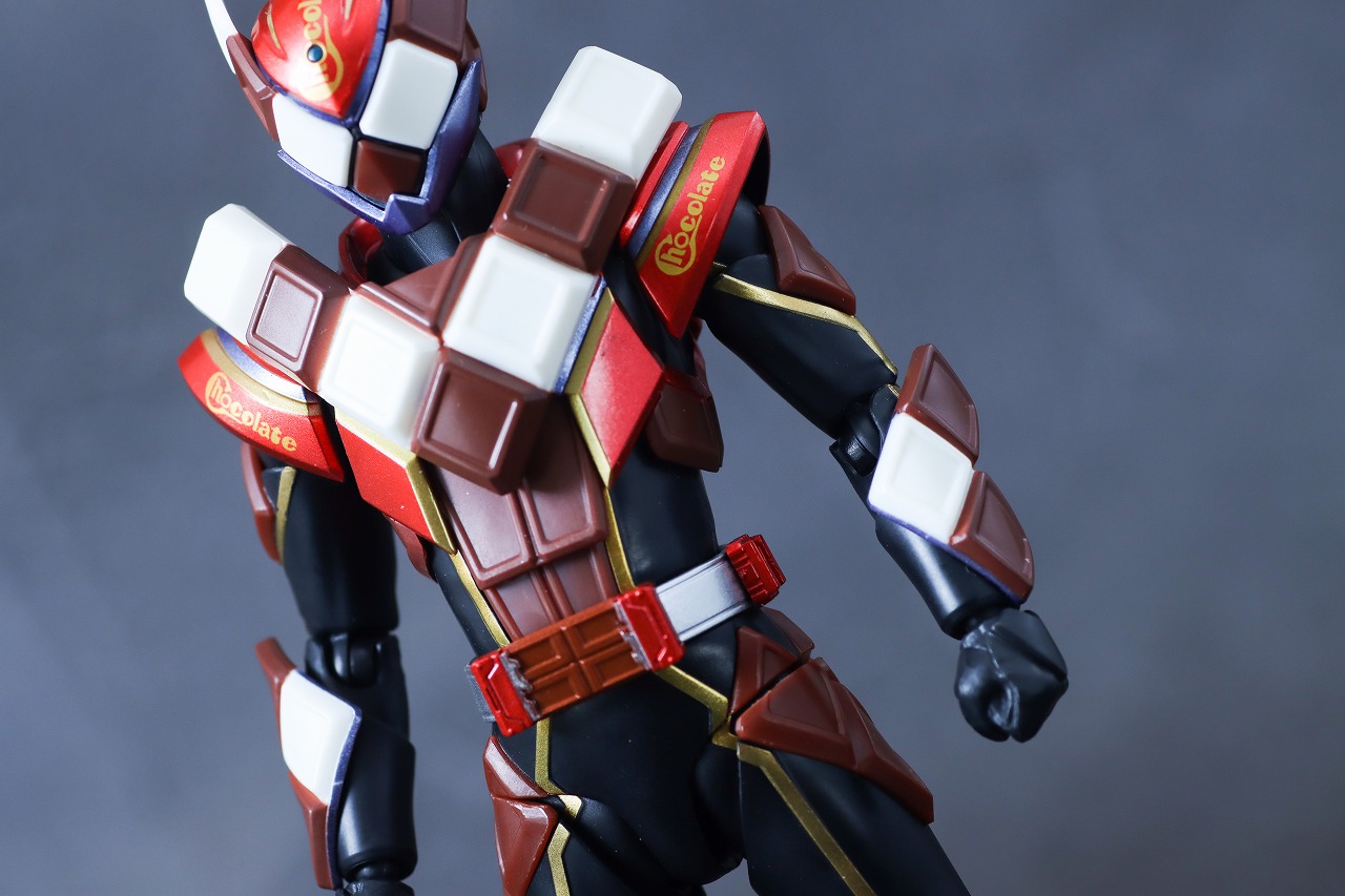 S.H.フィギュアーツ　仮面ライダーヴァレン チョコドンフォーム　レビュー　本体
