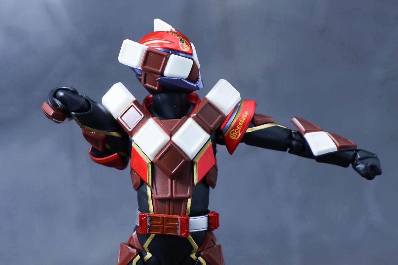 S.H.フィギュアーツ　仮面ライダーヴァレン チョコドンフォーム　レビュー　可動範囲