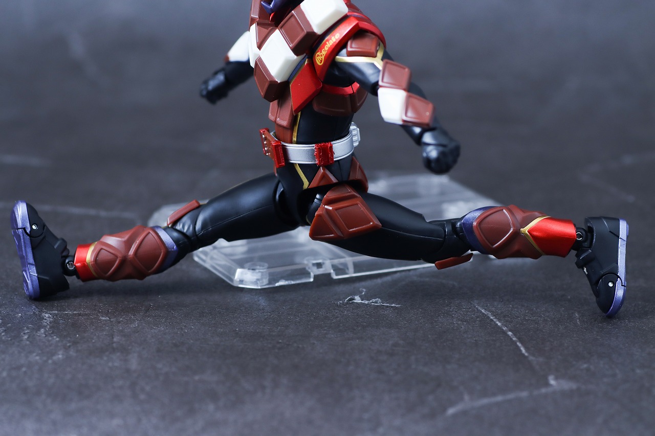 S.H.フィギュアーツ　仮面ライダーヴァレン チョコドンフォーム　レビュー　可動範囲