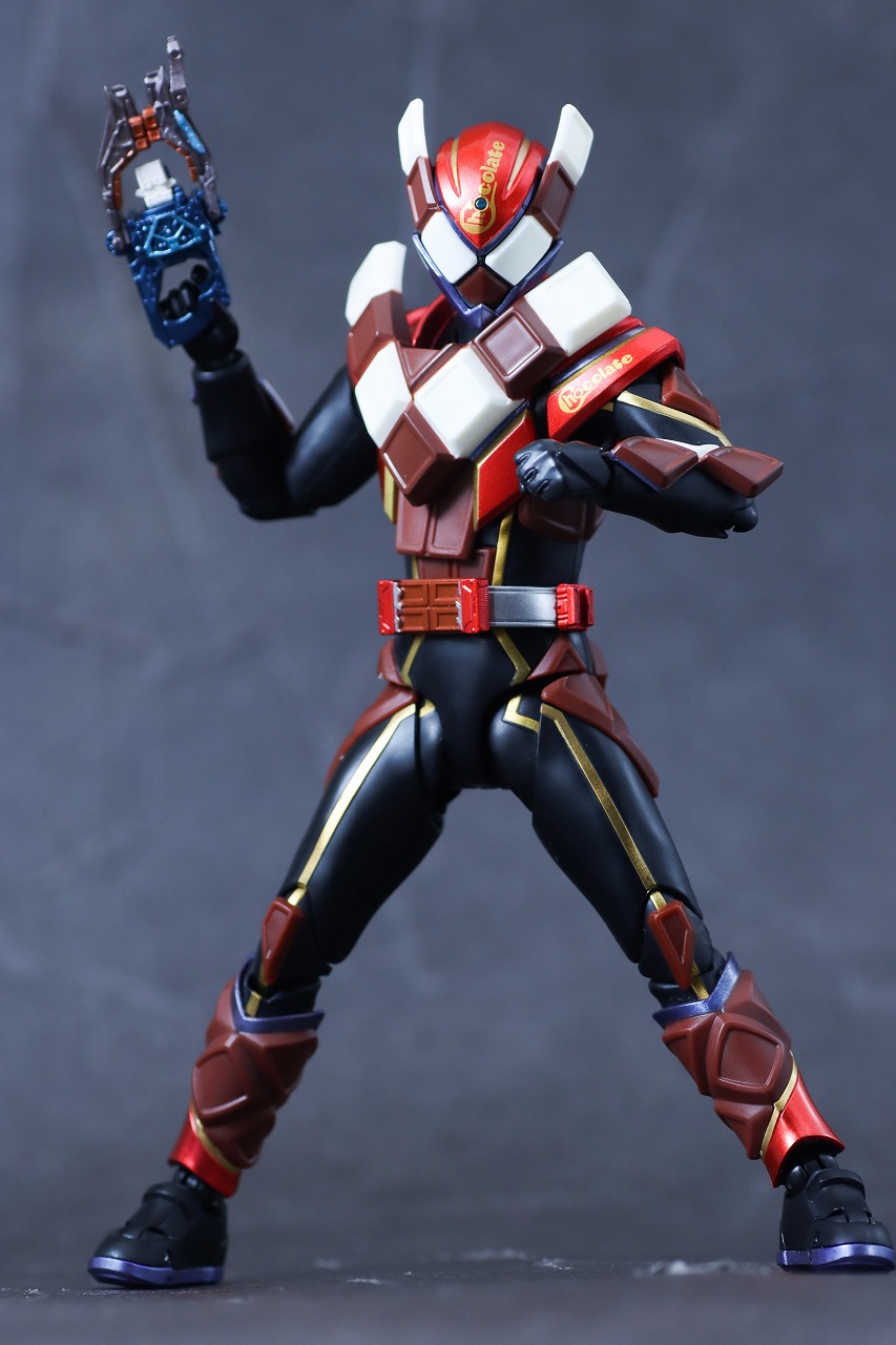 S.H.フィギュアーツ　仮面ライダーヴァレン チョコドンフォーム　レビュー　本体