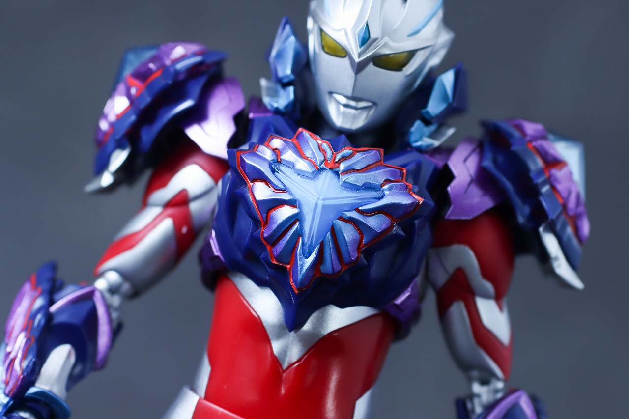 S.H.フィギュアーツ　ギャラクシーアーマー（ウルトラマンアーク）　レビュー　本体