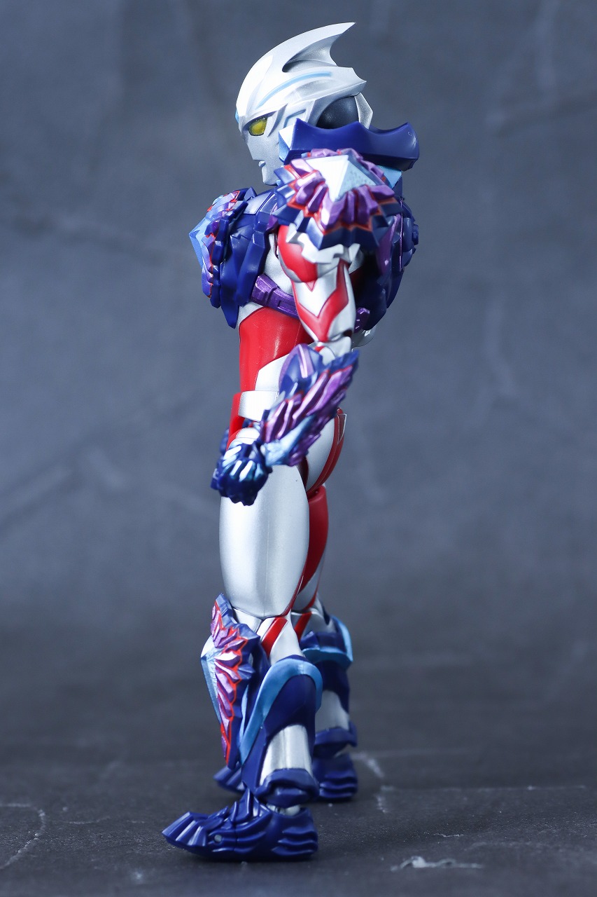 S.H.フィギュアーツ　ギャラクシーアーマー（ウルトラマンアーク）　レビュー　本体