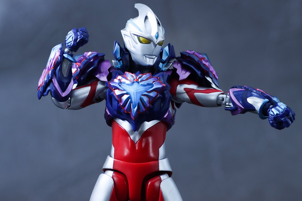 S.H.フィギュアーツ　ギャラクシーアーマー（ウルトラマンアーク）　レビュー　可動範囲