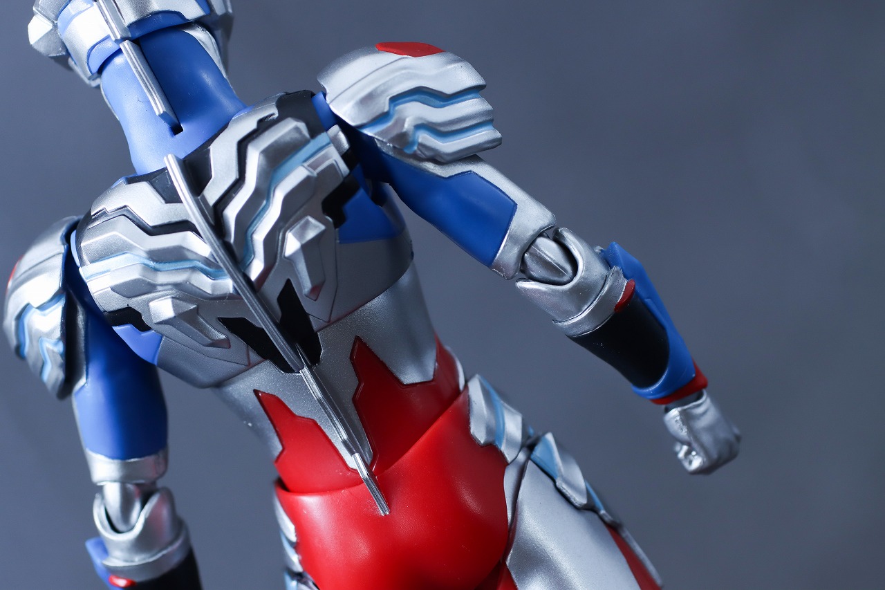 S.H.フィギュアーツ　ウルトラマンゼット アルファエッジ（ニュージェネレーション スターズver.）　レビュー　本体
