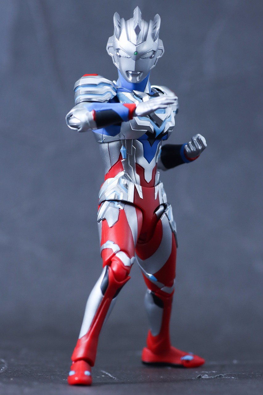 S.H.フィギュアーツ　ウルトラマンゼット アルファエッジ（ニュージェネレーション スターズver.）　レビュー　本体
