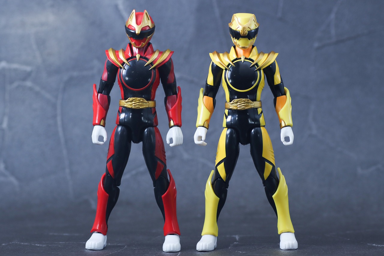 アクションヒーロー　ゴジュウティラノ　レビュー　本体　比較　ゴジュウウルフ