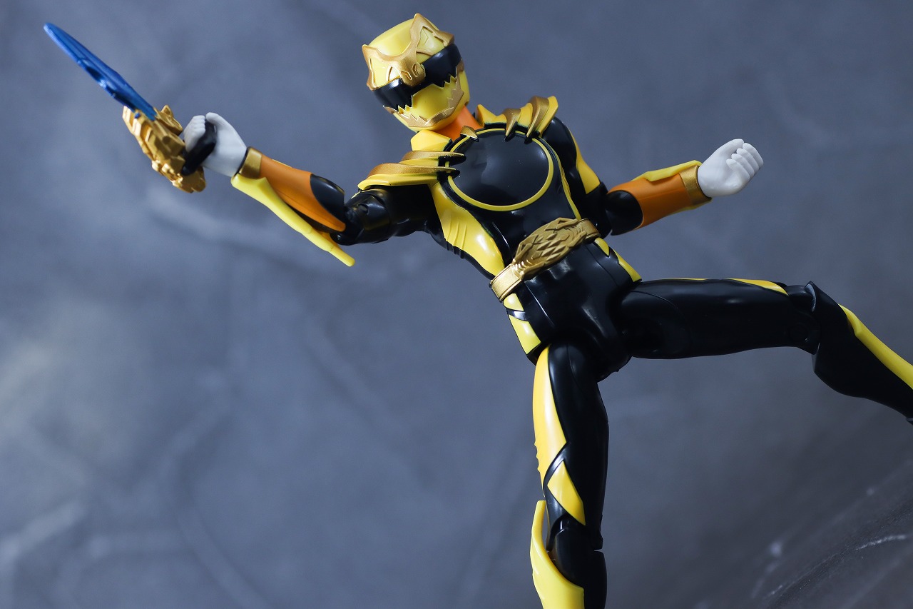 アクションヒーロー　ゴジュウティラノ　レビュー　アクション