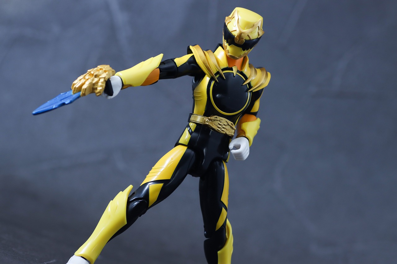 アクションヒーロー　ゴジュウティラノ　レビュー　アクション