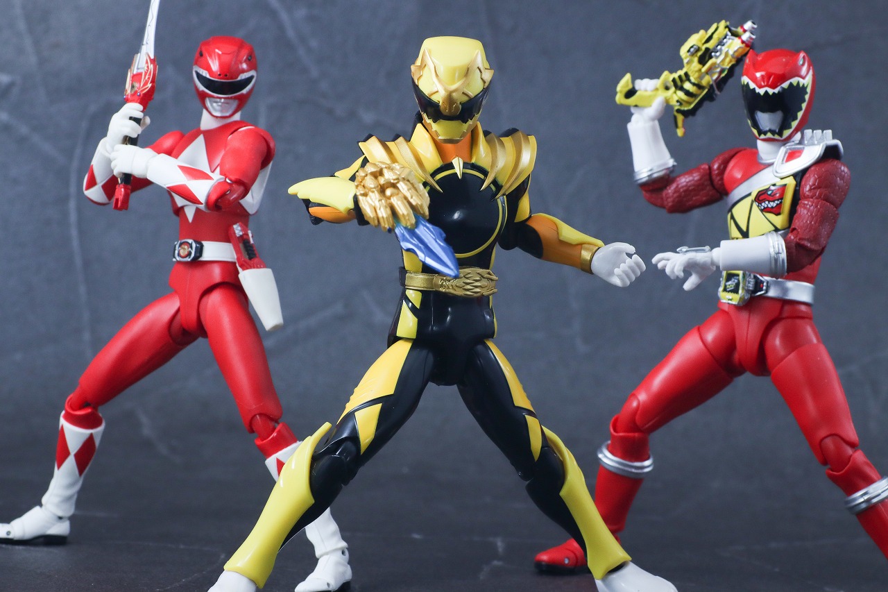 アクションヒーロー　ゴジュウティラノ　レビュー　アクション　S.H.フィギュアーツ　ティラノレンジャー　真骨彫製法　キョウリュウレッド