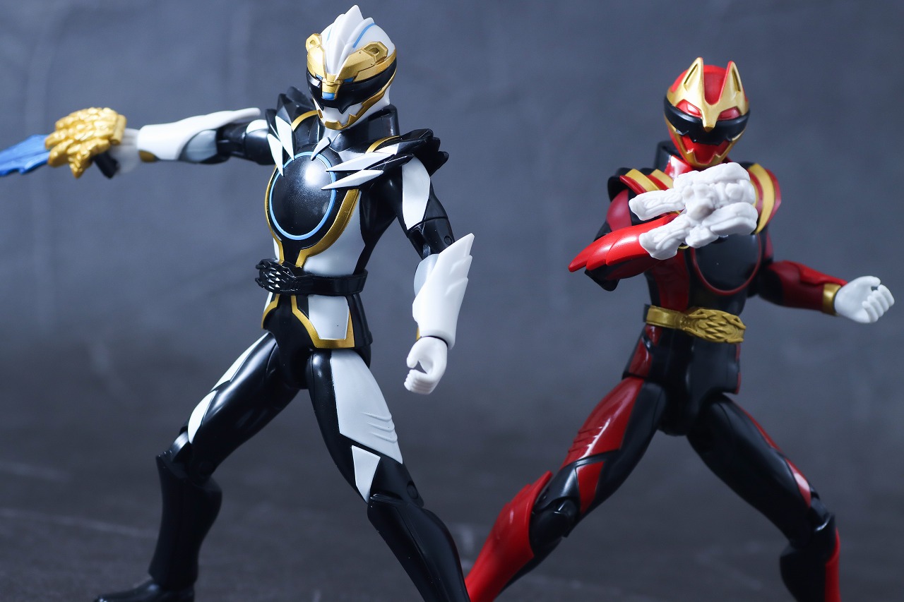 アクションヒーロー　ゴジュウポーラー　レビュー　アクション　ゴジュウウルフ