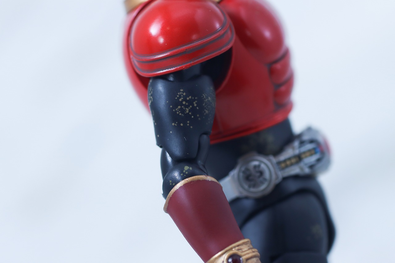 S.H.フィギュアーツ 真骨彫製法　超古代戦士クウガ　レビュー　本体