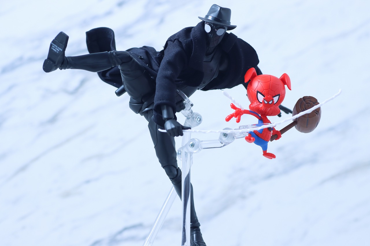 S.H.フィギュアーツ　スパイダーマン・ノワール＆スパイダー・ハム　アクロス・ザ・スパイダーバース　レビュー　アクション