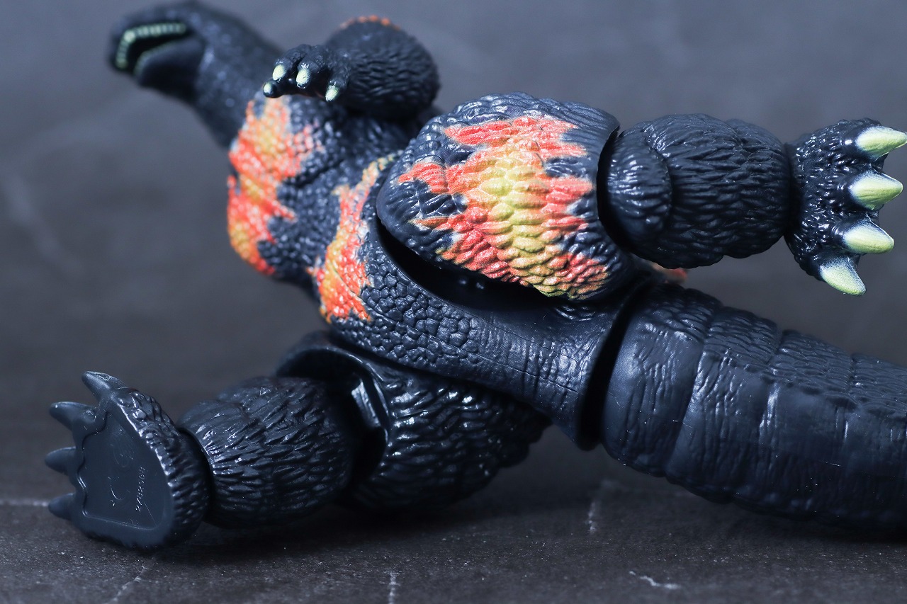 ゴジラアクションフィギュア　バーニングゴジラ　レビュー　可動範囲