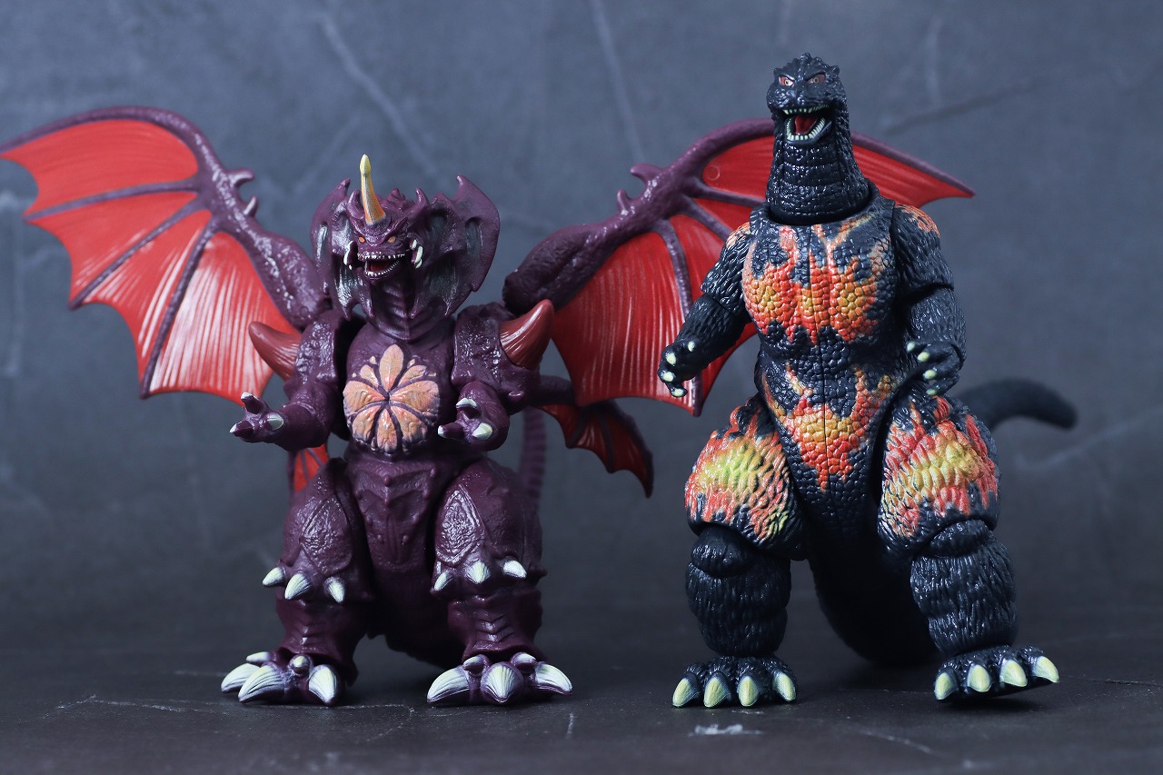 ゴジラアクションフィギュア　デストロイア　レビュー　本体　比較　バーニングゴジラ